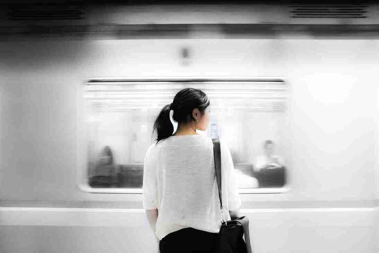 代理女装货源批发(女装厂家批发一手货源进货渠道在哪里)